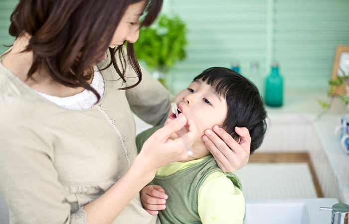 お子様には仕上げ磨きを